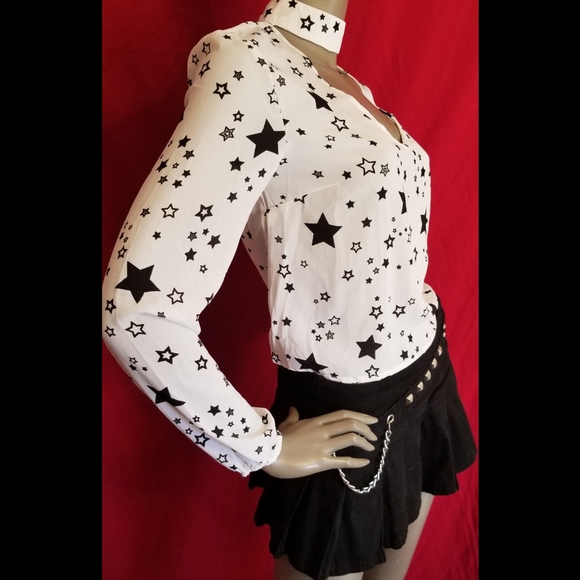 ‼SOLD‼Black and White Star Top - Picture 3 of 6